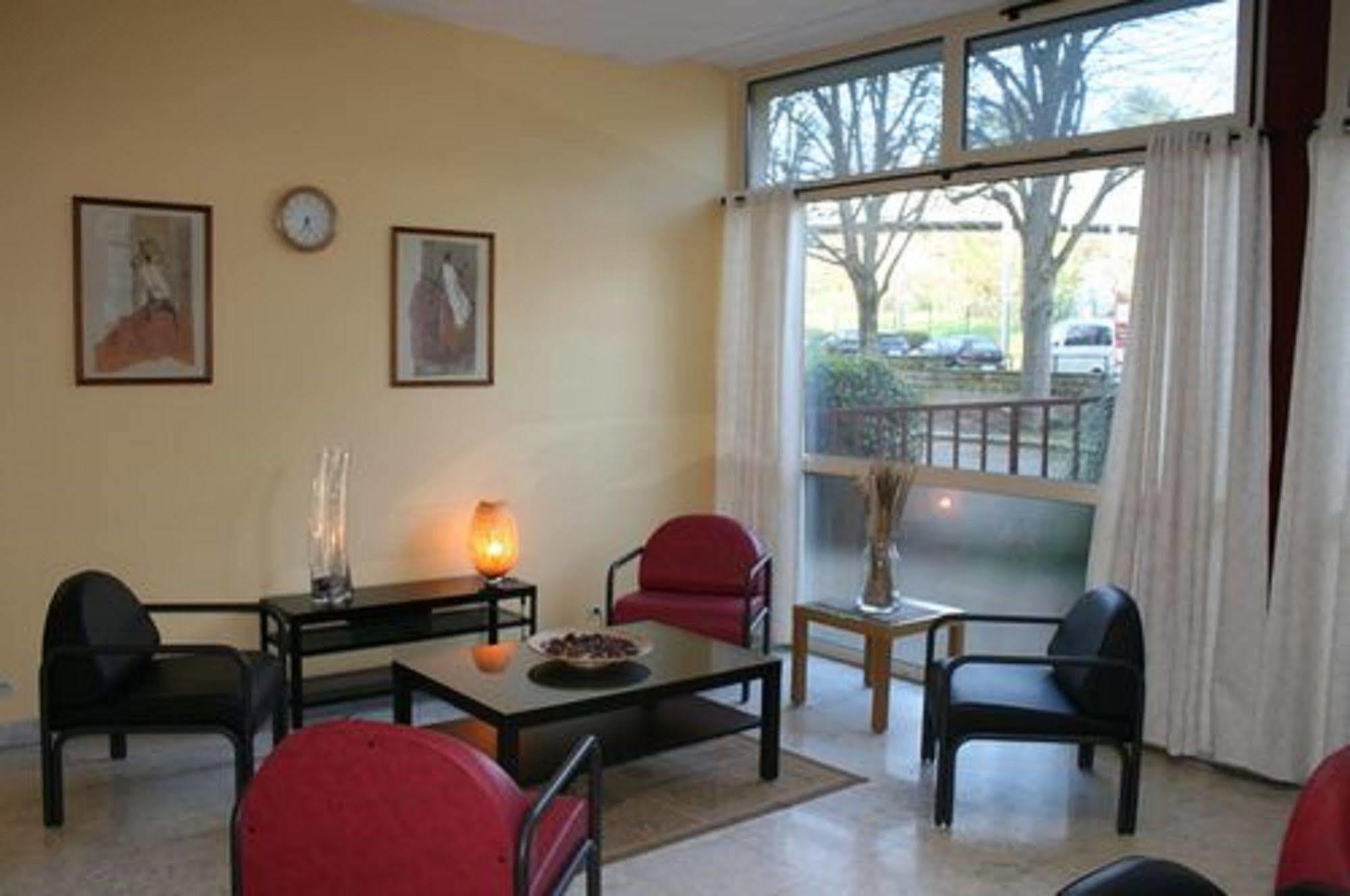 Residence Universitaire Lanteri Fontenay aux Roses Bagian luar foto