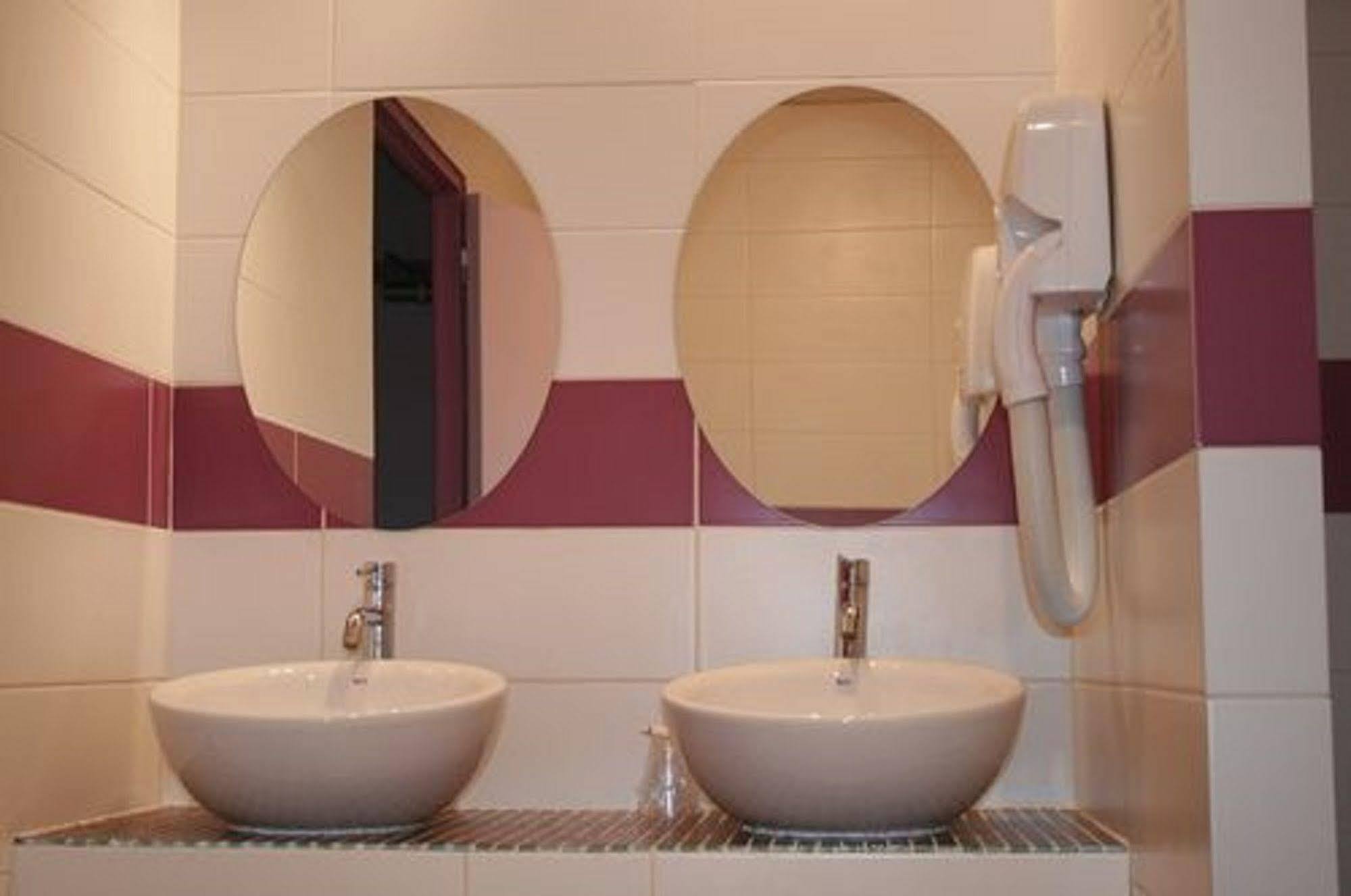 Residence Universitaire Lanteri Fontenay aux Roses Bagian luar foto