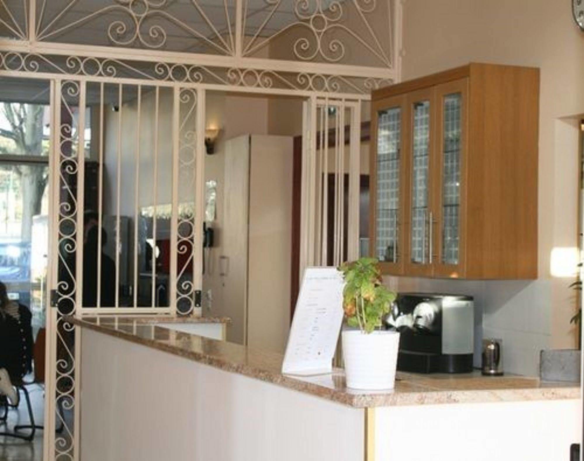 Residence Universitaire Lanteri Fontenay aux Roses Bagian luar foto