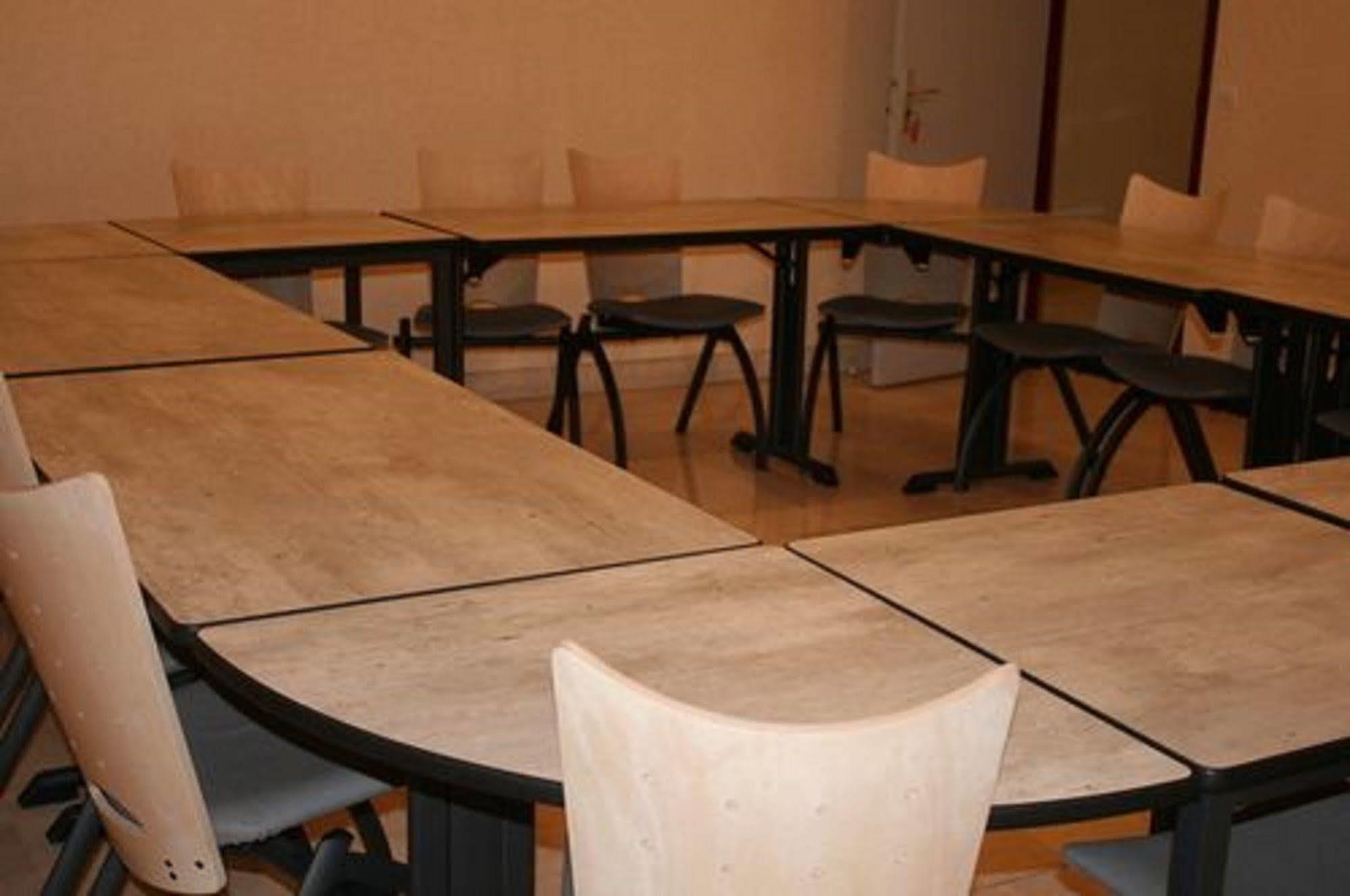 Residence Universitaire Lanteri Fontenay aux Roses Bagian luar foto
